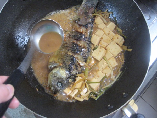 Braised Crucian Carp with Bean Curd recipe