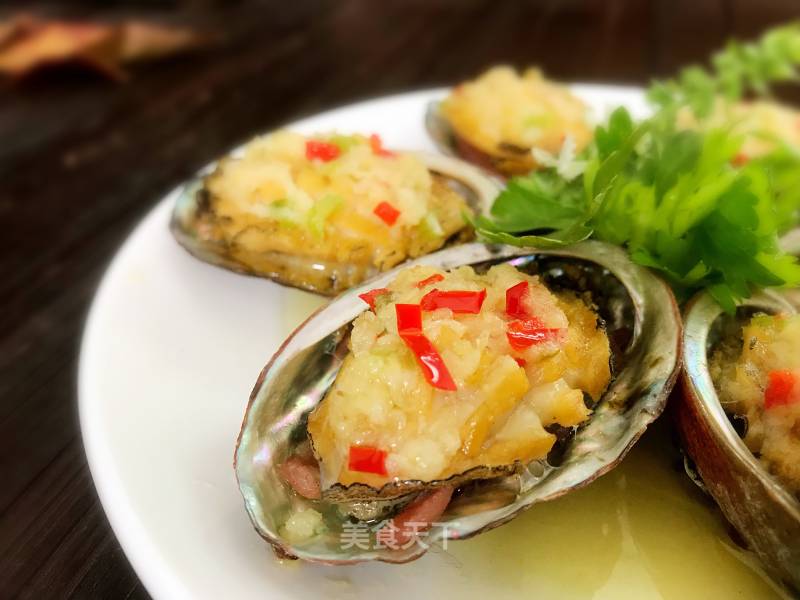 Steamed Abalone with Sausage and Garlic recipe