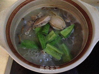 [bitter Gourd and Abalone Soup with Big Bone Bone, Soybeans and Bitter Gourd]-----nourishing Nutrition recipe