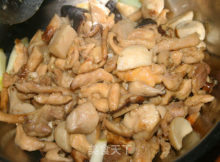 [upgraded Taiwanese Traditional Jiangxi Cuisine] Three Cup Chicken with Assorted Mushrooms recipe