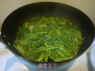 Spinach and Peanuts【small Home Style】 recipe