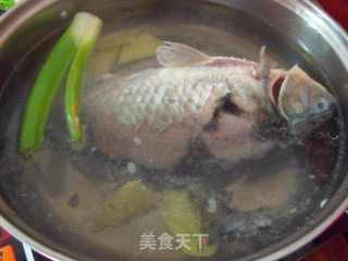 Qingxin Beat Fire Crucian Carp Soup recipe