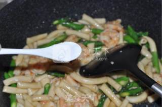 Shrimp and Asparagus Hollow Noodles recipe