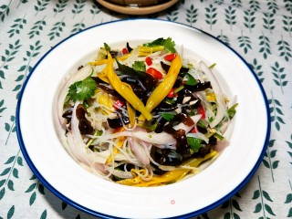 Fresh Yellow Flower Fungus Mixed with Vermicelli recipe