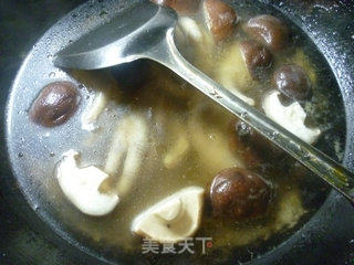 Mushroom Chicken Feet Soup recipe