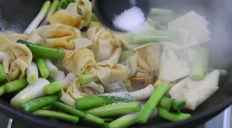 Stir-fried Green Garlic recipe