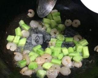 Fried Shrimp with Cucumber recipe