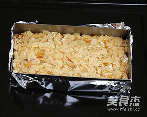 Super Fragrant Caramel Almond Crunch recipe