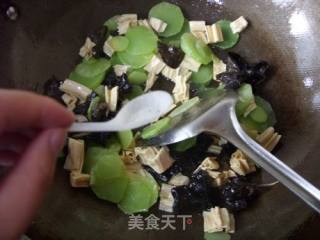Vegetarian Fried Lettuce recipe