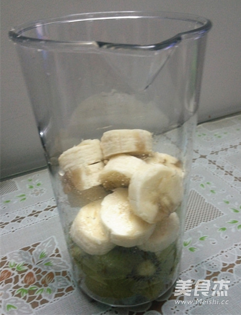Kiwi Banana Juice recipe