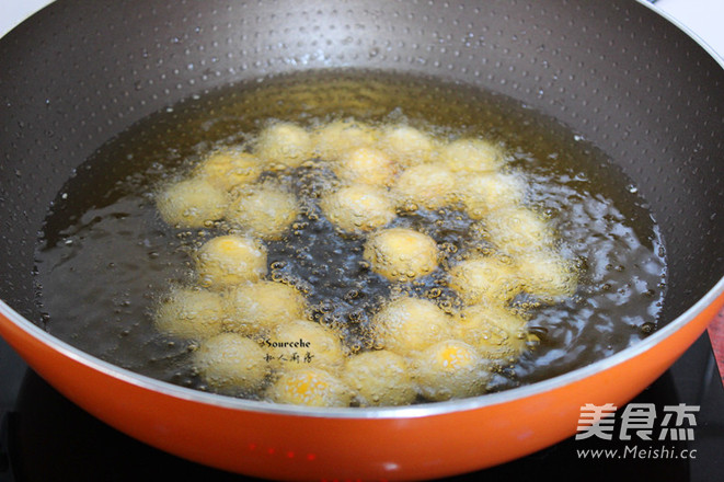 Soft Glutinous Pumpkin Sesame Balls recipe