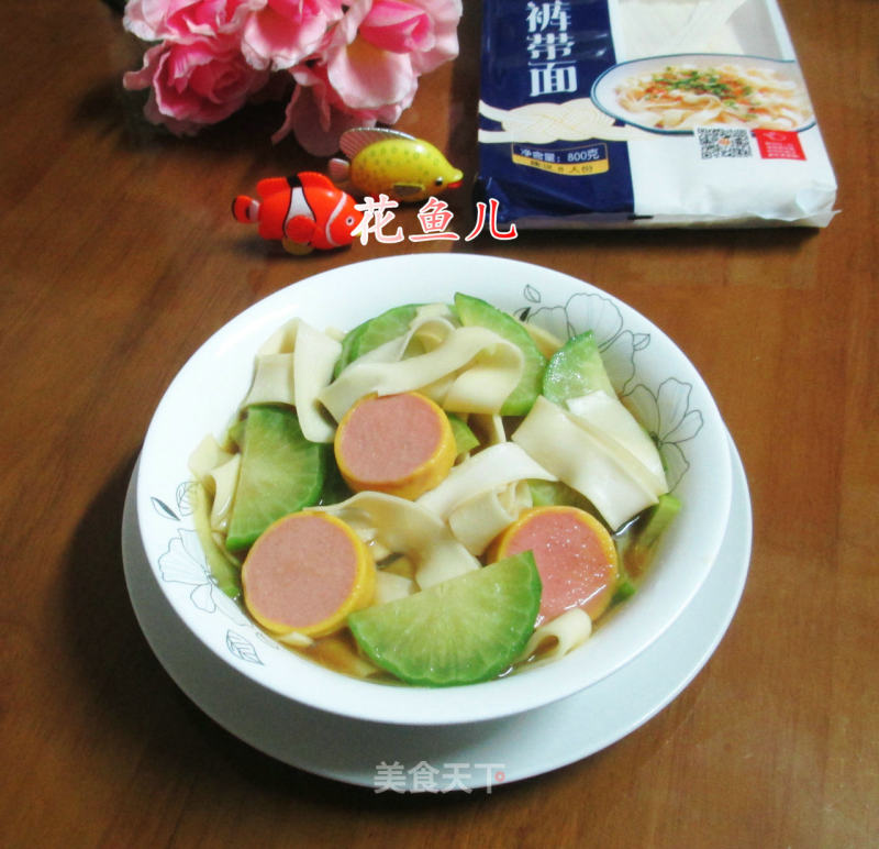 Pork Sausage and Green Radish Belt Noodles