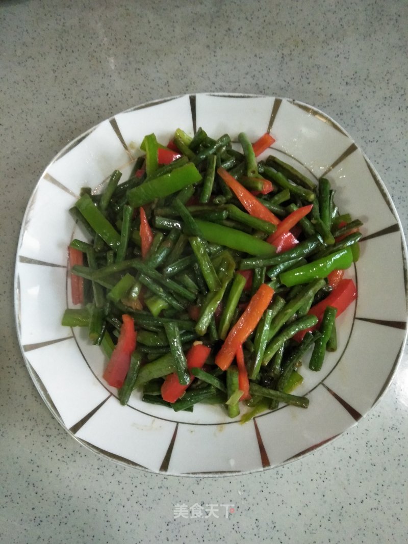 Stir-fried Cowpeas with Double Peppers recipe