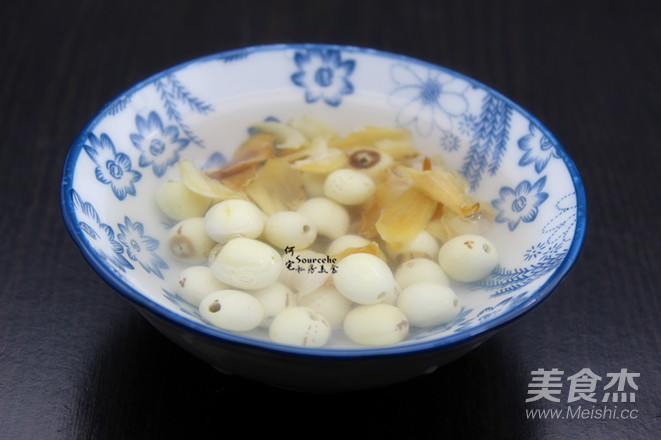 Lotus Seed and Horseshoe Chicken Soup recipe