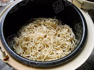 Spicy Bean Sprouts Braised Noodle recipe
