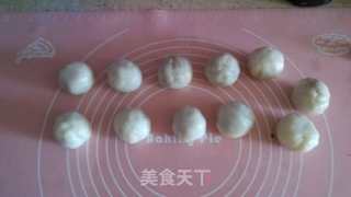 50g Snowy Moon Cake (double Filling: Mung Bean and Red Bean) recipe