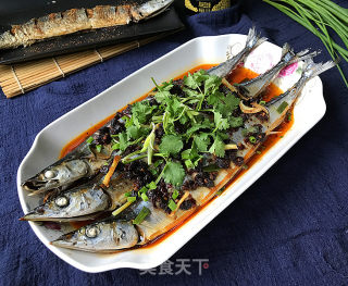 Steamed Saury with Tempeh Spicy Sauce recipe