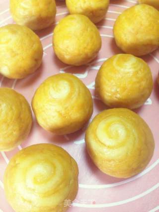 Soviet-style Moon Cakes-jade Rabbit Hugs The Golden Moon recipe