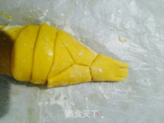 Lobster Bread with Red Bean Paste recipe