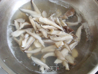 Refreshing Oyster Mushroom with Garlic recipe