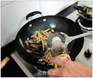 Stir-fried Shredded Pork with Bamboo Shoots and Pickled Vegetables (anhui Cuisine) recipe