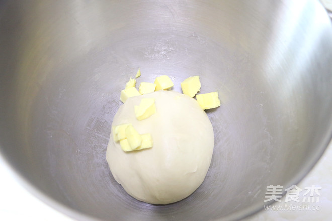 Cranberry Milk Steak Bun recipe