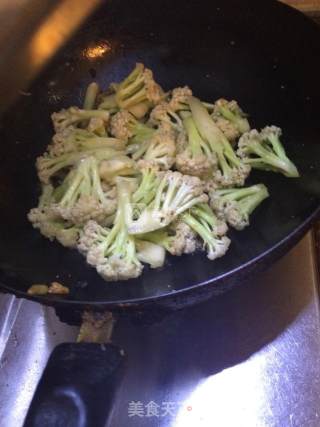 Stir-fried Organic Cauliflower with Tempeh recipe