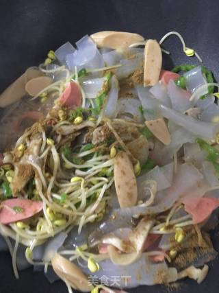 Stir-fried Liangpi recipe