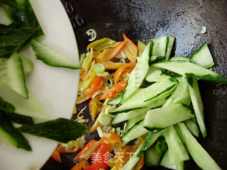 Home Cooking-fried Melon Slices with Vegetarian Chicken and Pepper recipe
