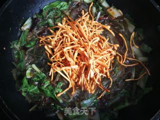 Stewed Vermicelli with Cordyceps Flower and Chinese Cabbage recipe