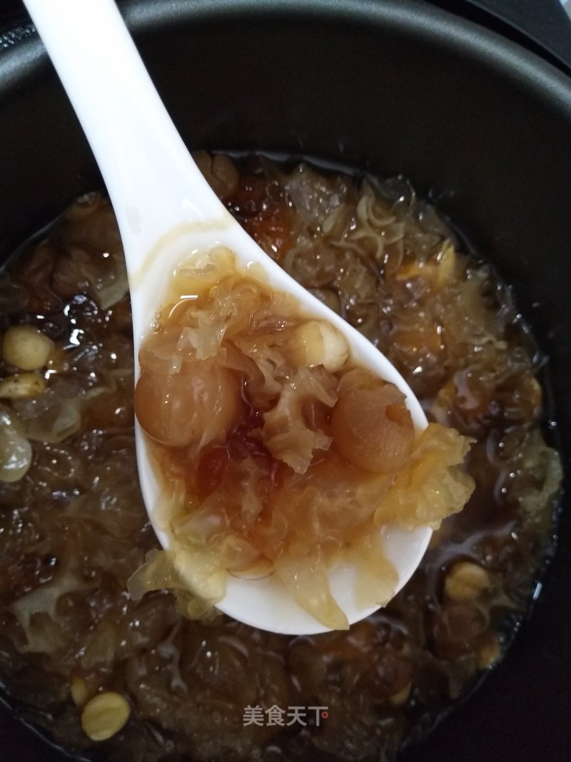 White Fungus and Lotus Seed Soup recipe