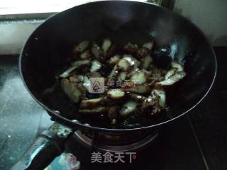 Stir-fried Rice Noodle Meat with Red Pepper recipe