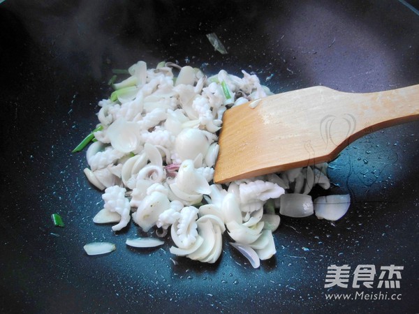 Fried Squid Roll with Lily recipe