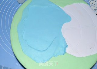 Leisure Holiday Fondant Cake recipe