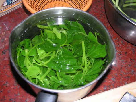 Sweet Potato Leaves with Peanut Butter recipe