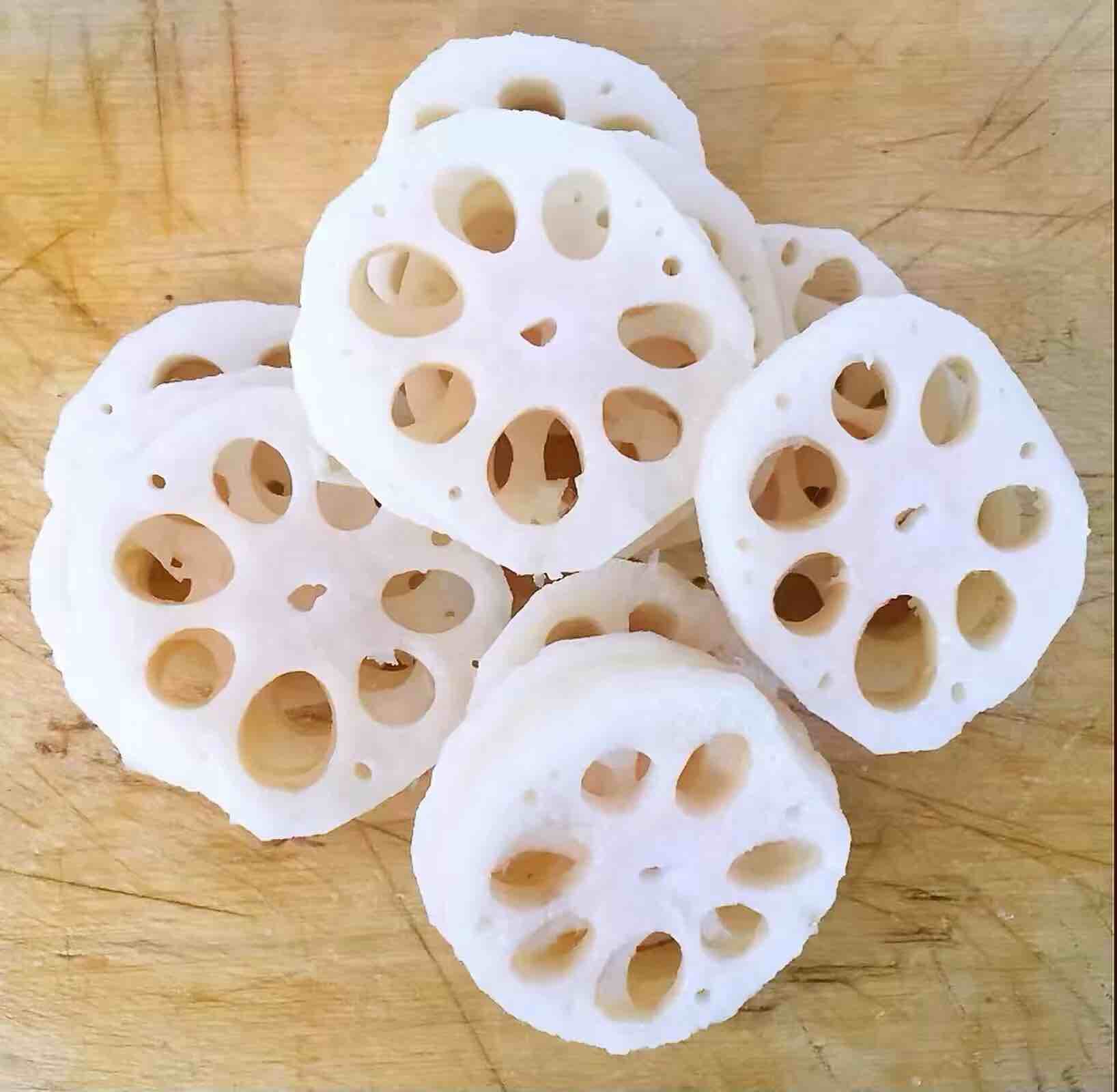 Fried Lotus Root Tongs with Fresh Meat and Coriander recipe