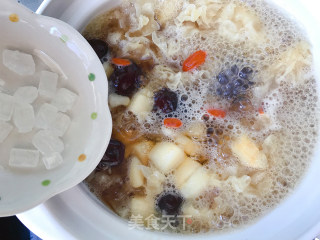 Sydney White Fungus Soup with Rock Sugar recipe