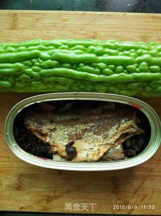 Stir-fried Bitter Gourd with Dace in Black Bean Sauce recipe