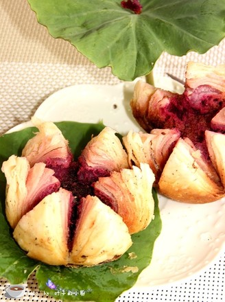 Purple Sweet Potato Lotus Cake recipe