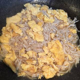 Braised Enoki Mushroom with Egg recipe