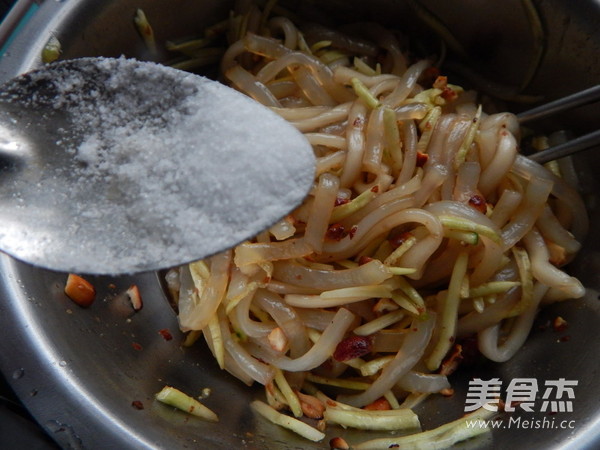 Shredded Pork Salad with Potato Powder recipe