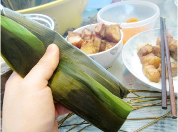 Braised Pork Dumpling with Taro and Salted Egg recipe