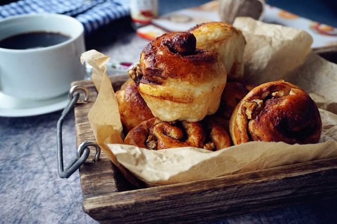 Cinnamon Walnut Rolls recipe