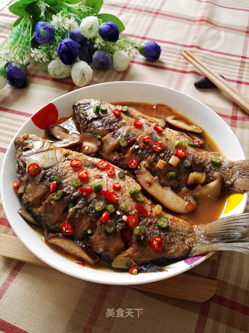 Stewed Crucian Carp with Shiitake Mushrooms recipe