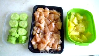 Stir-fried Chicken with Pineapple and Cucumber recipe