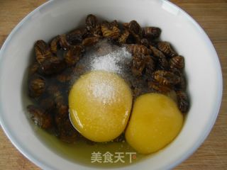 Silkworm Pupa Omelette recipe