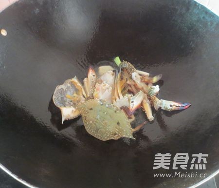 Cantonese Fried Crab with Ginger and Green Onion recipe