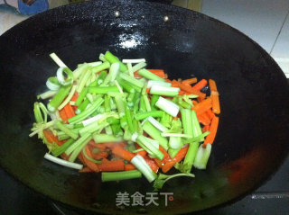 Stir-fried Tofu with Carrots and Celery recipe