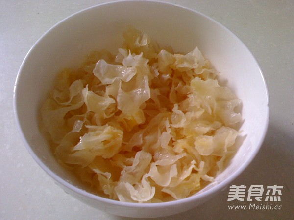 Snow Fungus Mung Bean Congee recipe