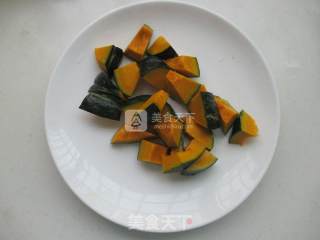 Stewed Pumpkin with Lily and Lotus Seeds recipe